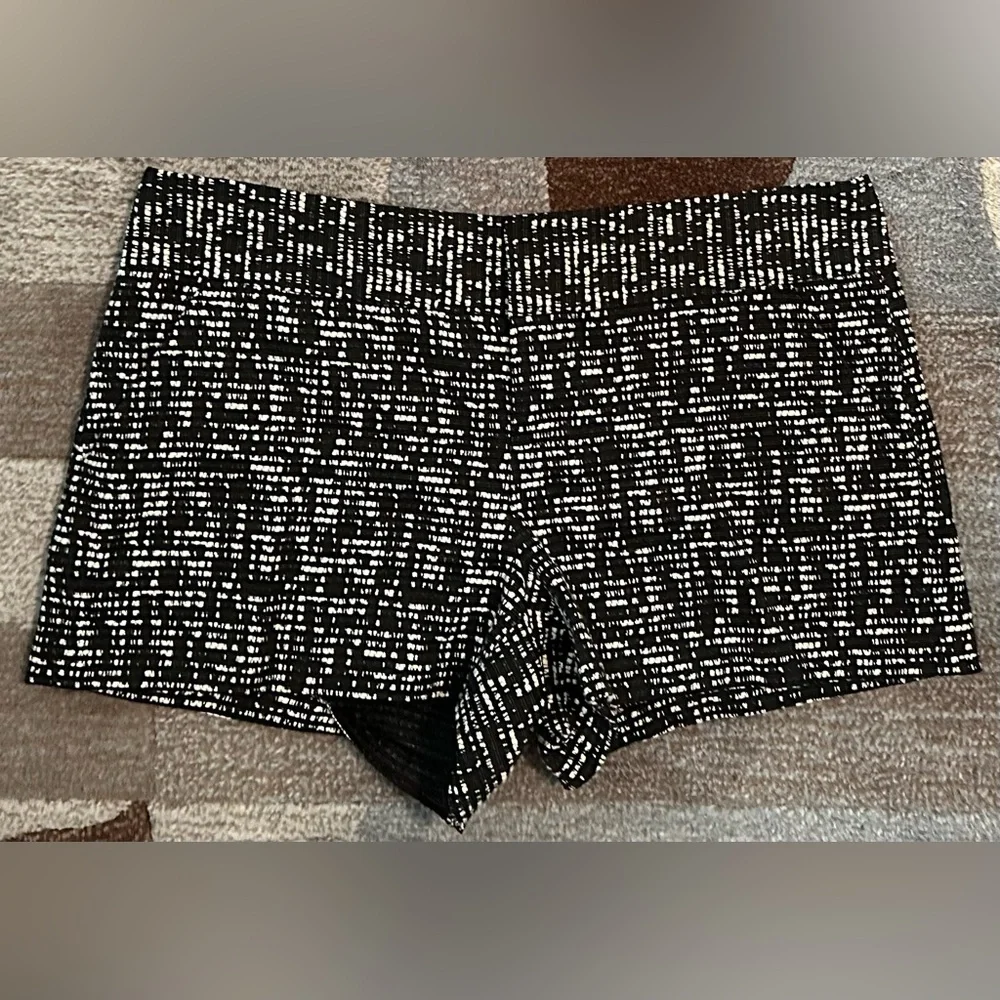 Alice + Olivia Employed Cady Mid-Rise Mini Shorts in Black/White Digital